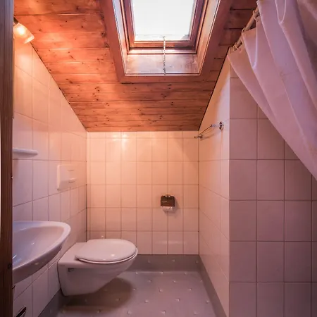 Schoenegg Мини-отель Ринггенберг